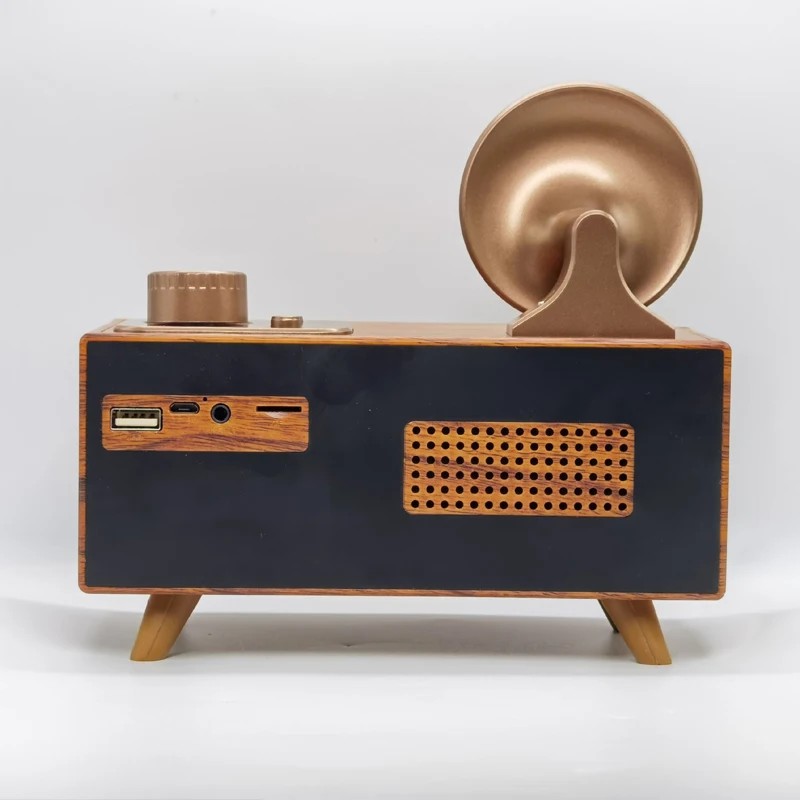 stare radio mini małe drewniane w stylu retro vintage